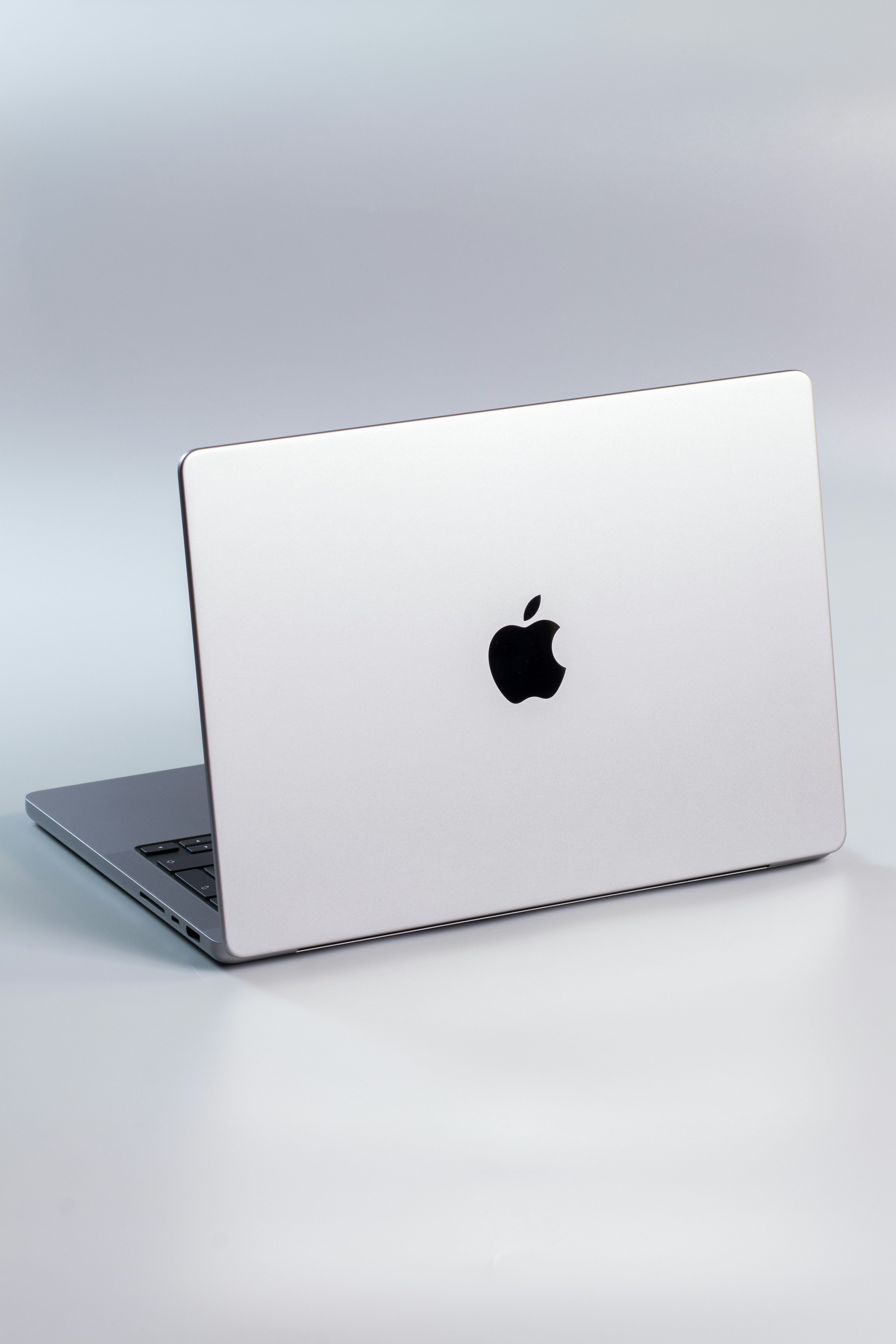 Refurbished Mac BOOK 1